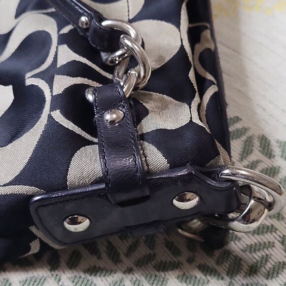 EUC Authentic Coach signature Women's large boho canvas shoulder bag handbag pur - Picture 5 of 12